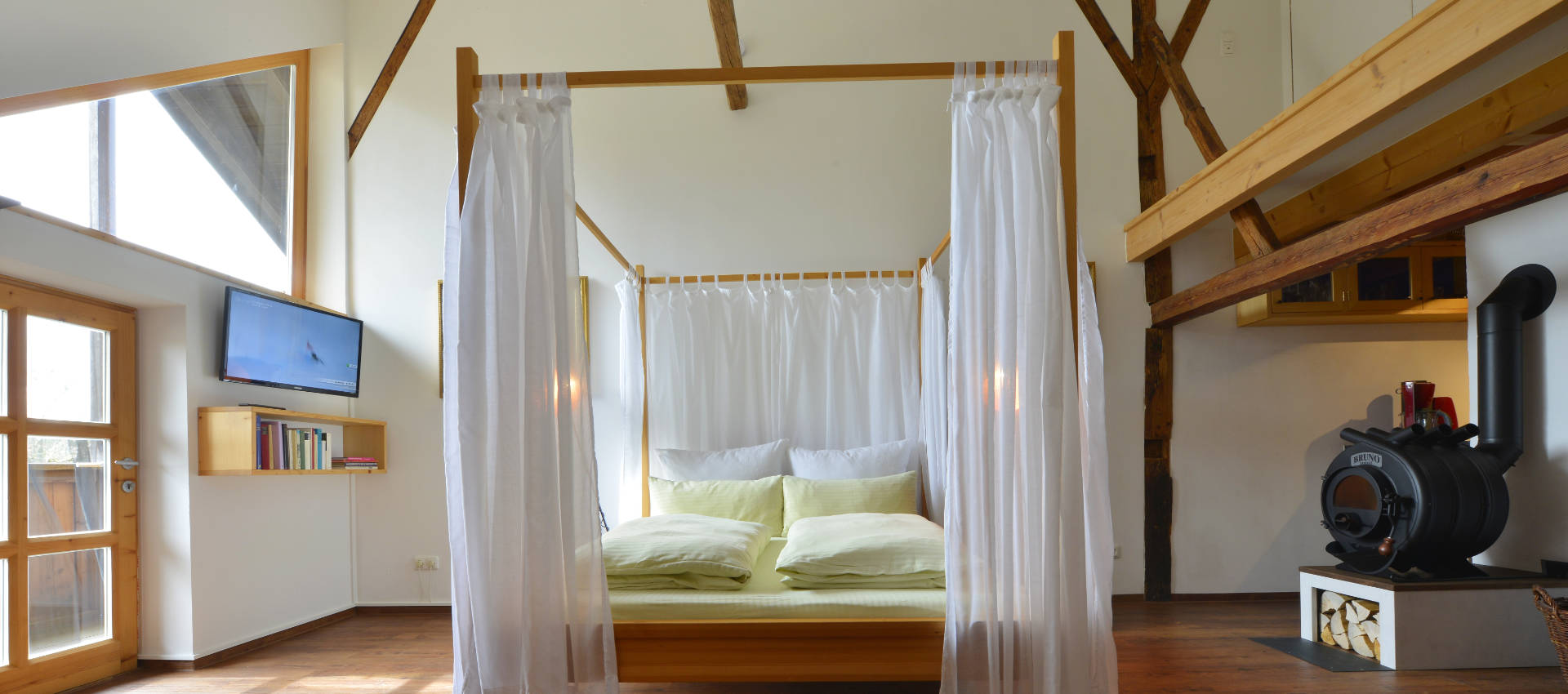 Herrschaft-Slider-1920×850-02 das herrschaftliche gemach - das massive, handgemachte Doppelbett - nicht nur für Prinzessinnen