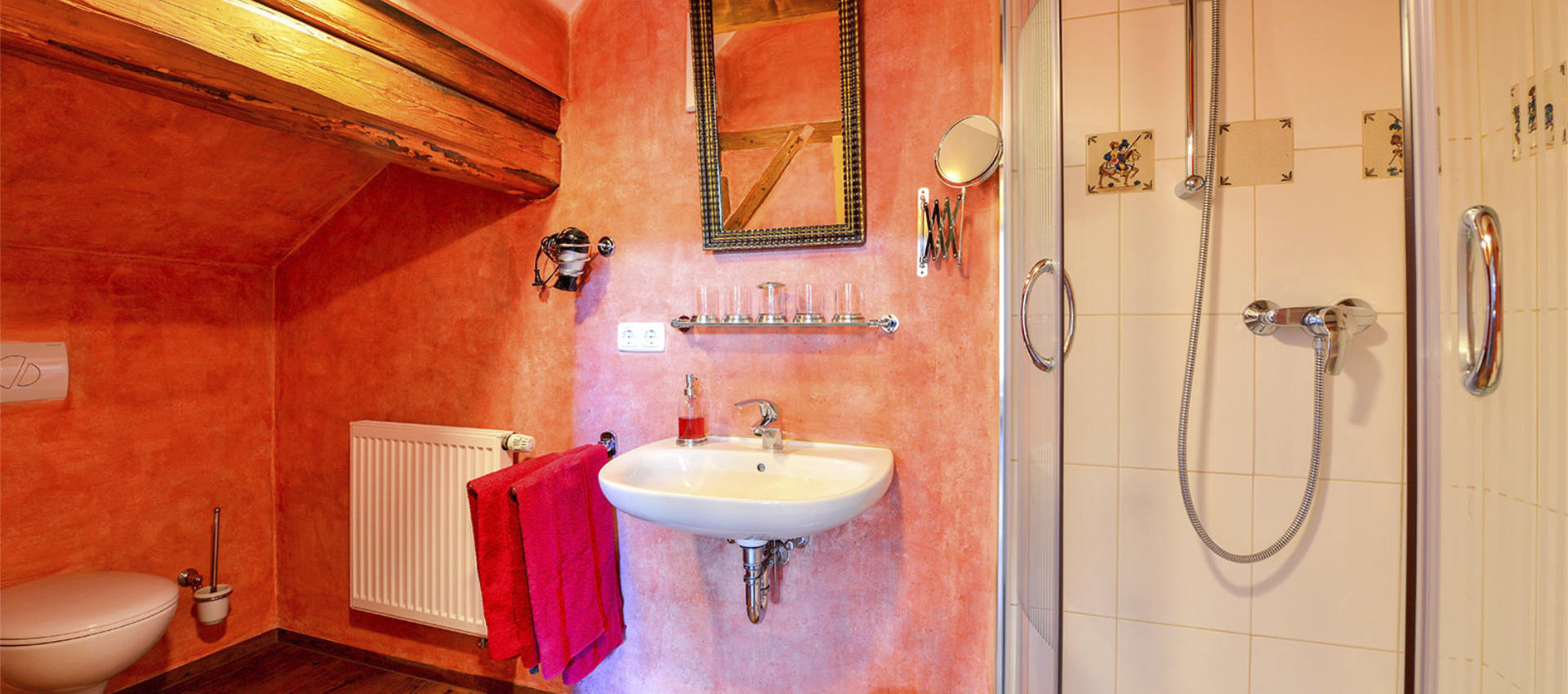 Die Kunstgalerie - Badezimmer - Wand in besonderer Technik